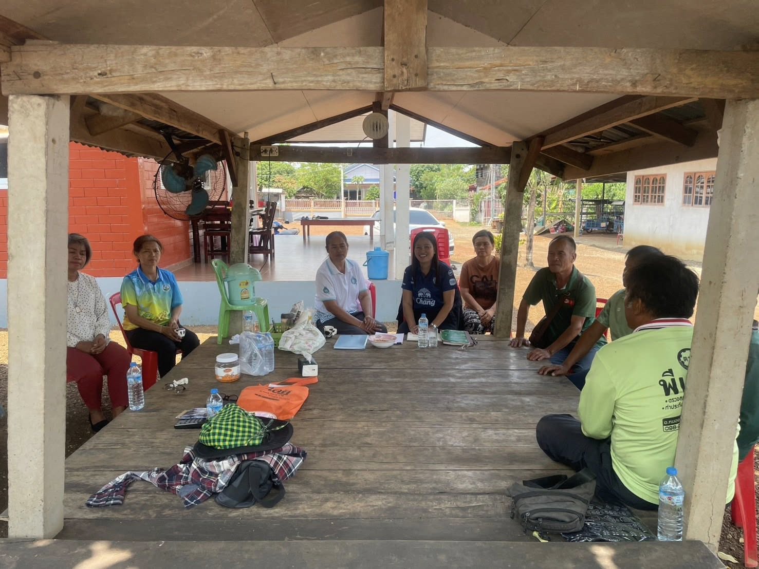 พช.บุรีรัมย์ CDD NONG KI : GROWTH TEAM CDD NONG KI  พช.หนองกี่ จังหวัดบุรีรัมย์ ให้คำแนะนำกองทุนหมู่บ้านและชุมชนเมืองแห่งชาติ (กทบ.)